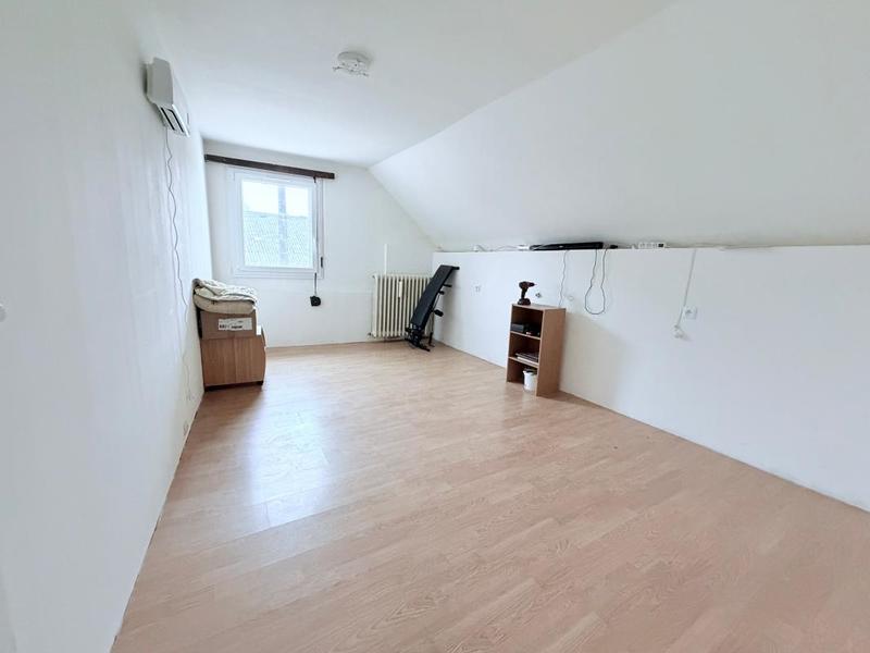 Maison - 216 m² - 4 pièces