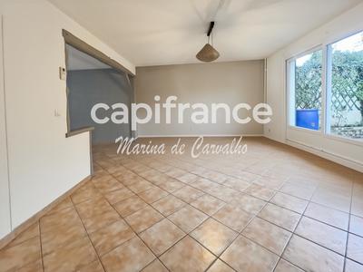 Maison - 93 m² - 4 pièces