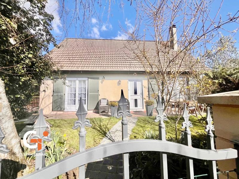 Maison - 110 m² - 5 pièces