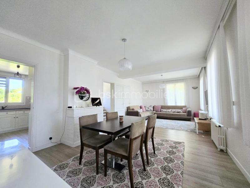 Maison - 137 m² - 6 pièces