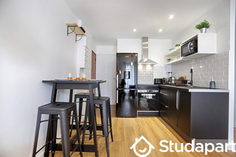 Chambre - 11 m² - 1 pièce