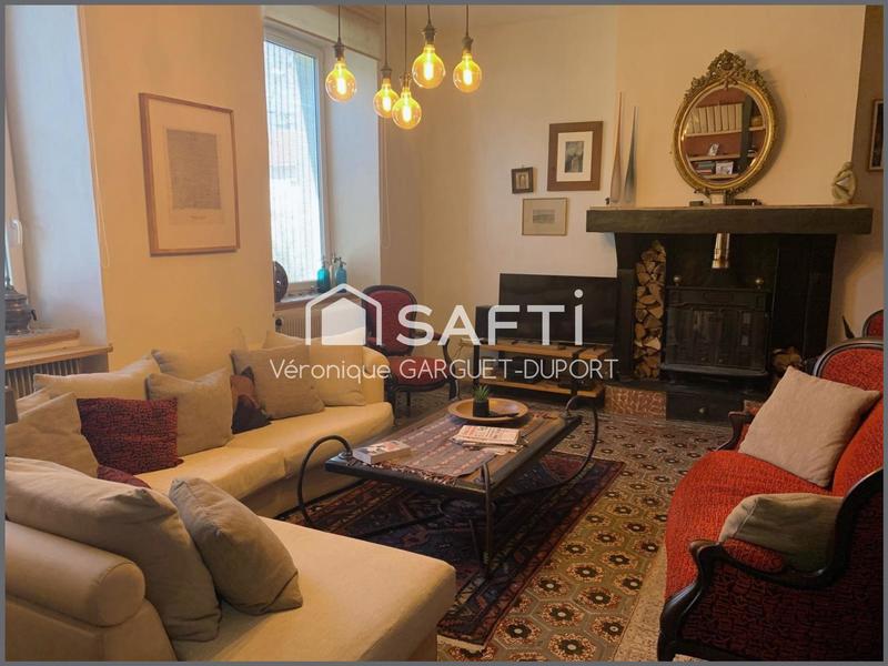 Maison de maîtres - 313 m² - 11 pièces