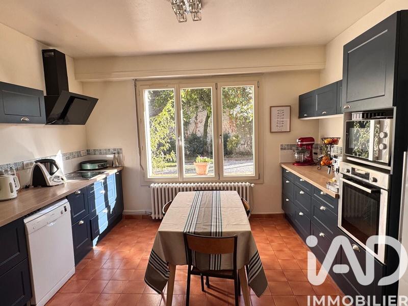 Maison - 241 m² - 7 pièces