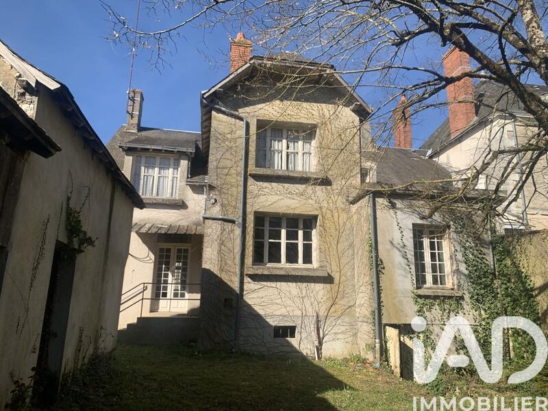 Maison - 223 m² - 10 pièces