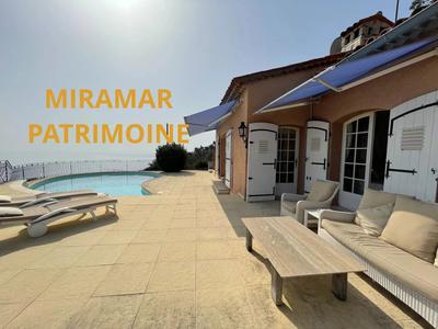 Villa - 168 m² - 6 pièces