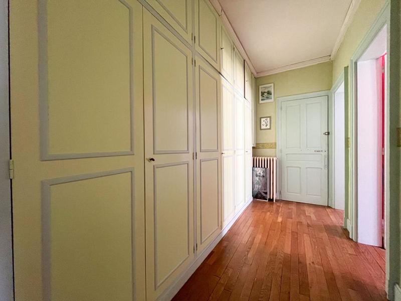 Maison - 224 m² - 11 pièces