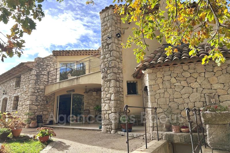 Maison - 222 m² - 6 pièces