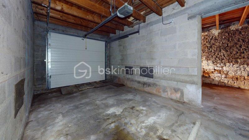 Maison - 232 m² - 10 pièces