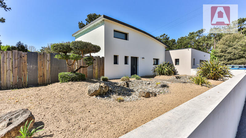 Maison - 181 m² - 7 pièces