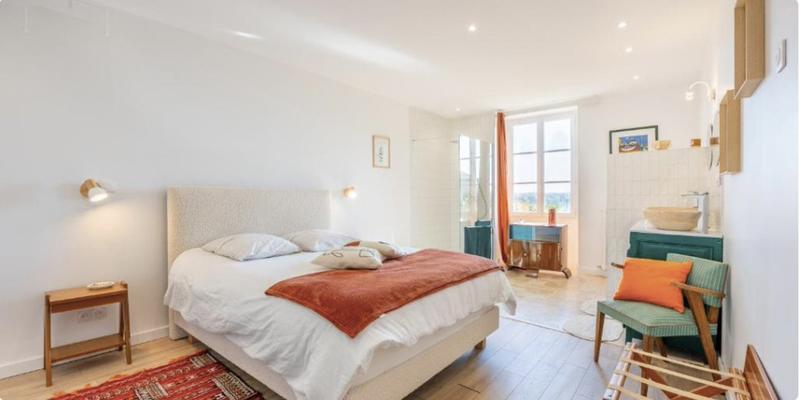 Maison - 230 m² - 6 pièces