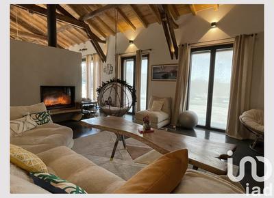 Maison - 370 m² - 7 pièces