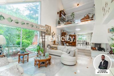 Villa - 180 m² - 8 pièces