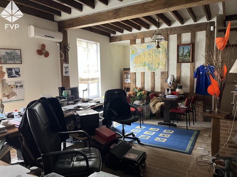 Maison - 480 m² - 11 pièces