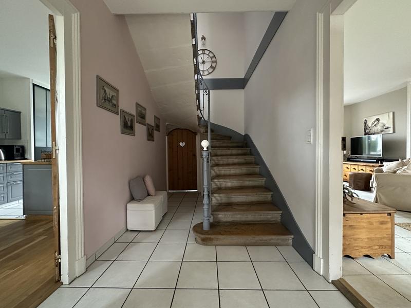 Maison - 301 m² - 11 pièces