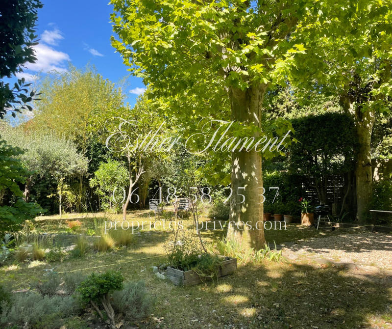 Maison - 220 m² - 10 pièces