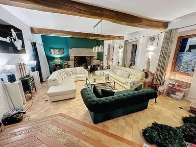 Maison - 350 m² - 11 pièces