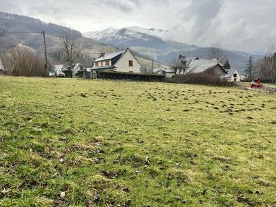 Terrain constructible - 1 689 m²