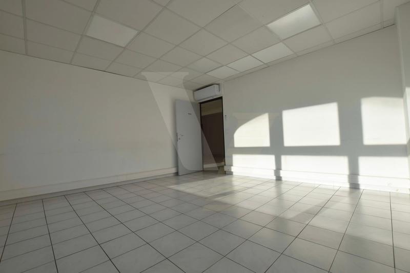 Local commercial - 282 m²