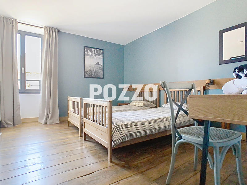 Maison - 380 m² - 11 pièces