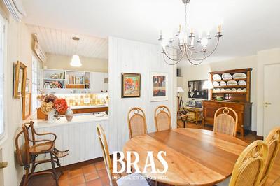 Maison - 372 m² - 7 pièces