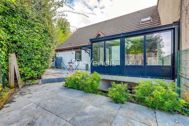 Maison contemporaine - 141 m² - 7 pièces