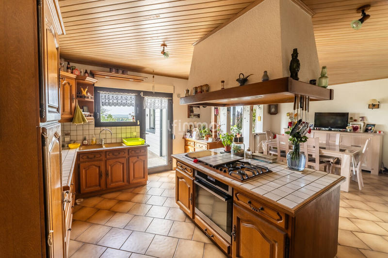 Maison - 213 m² - 7 pièces