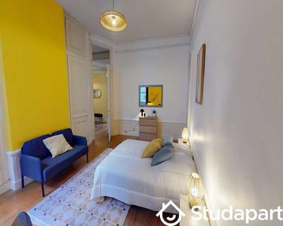 Chambre - 240 m² - 1 pièce