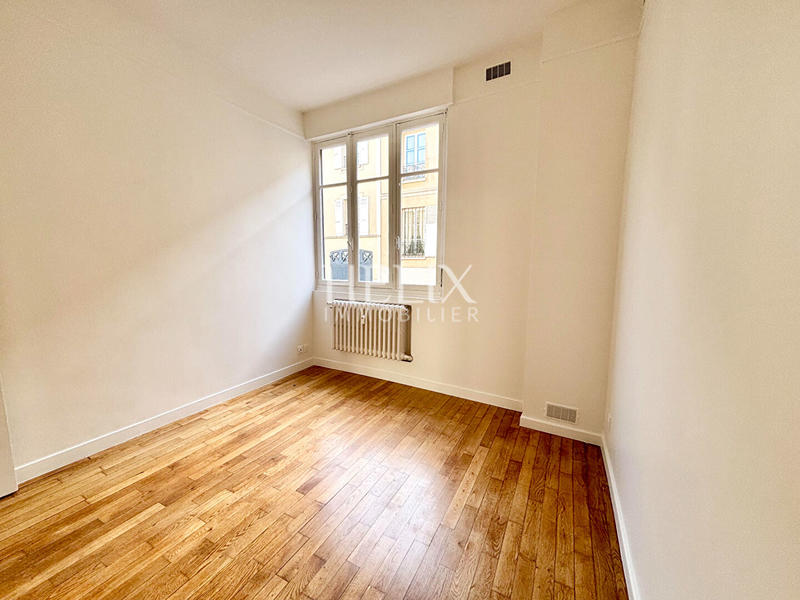 Appartement - 181 m² - 6 pièces