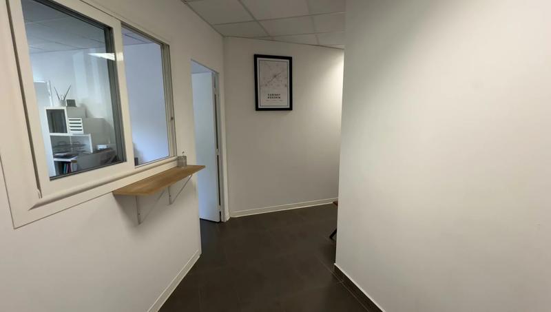 Bureau - 68 m² - 4 pièces