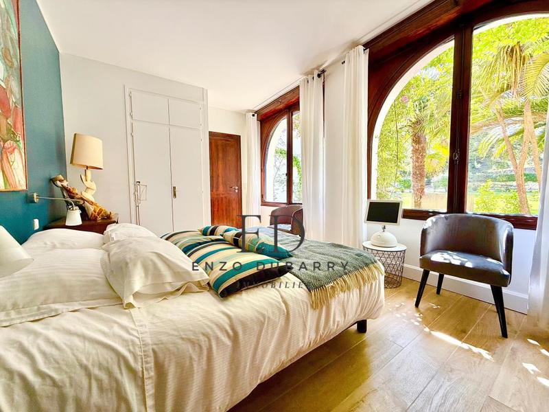 Appartement - 167 m² - 5 pièces