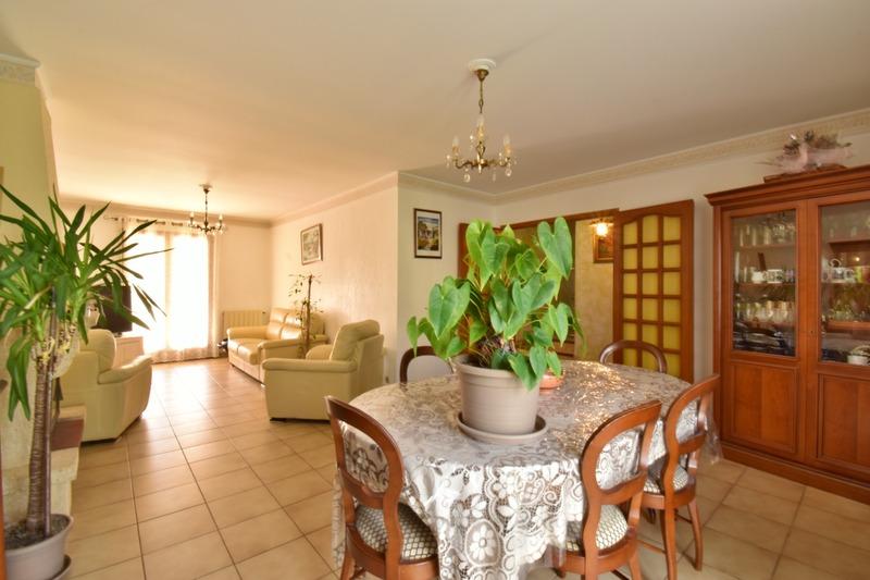 Villa - 143 m² - 6 pièces