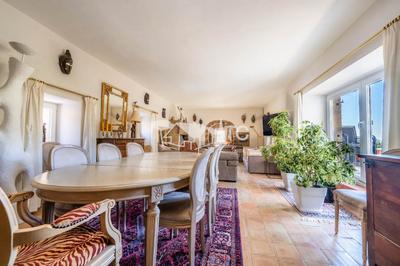 Maison en pierre - 250 m² - 9 pièces