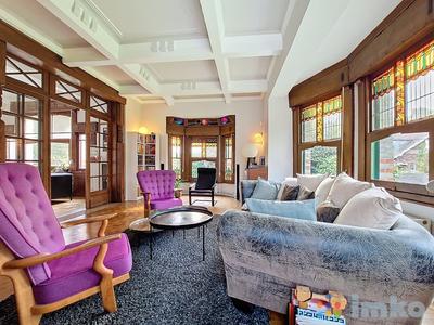 Maison - 295 m² - 8 pièces