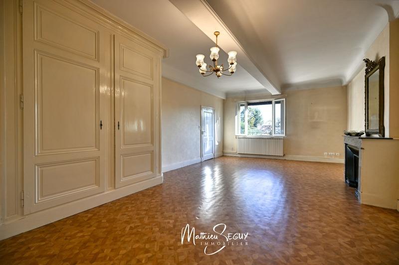 Maison - 162 m² - 8 pièces