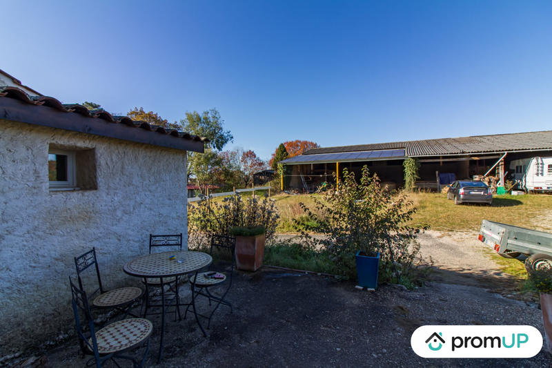 Maison - 260 m² - 6 pièces