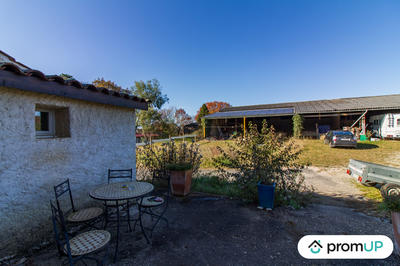 Maison - 260 m² - 6 pièces