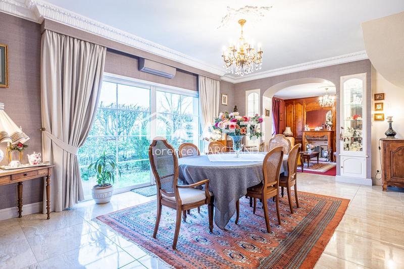 Villa - 196 m² - 6 pièces