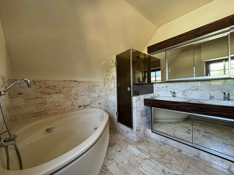 Maison - 193 m² - 7 pièces