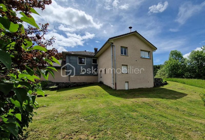 Maison de village - 240 m² - 9 pièces