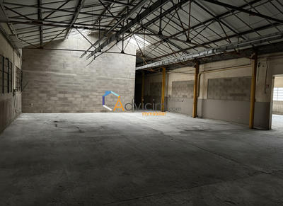 Entrepôt - 235 m²
