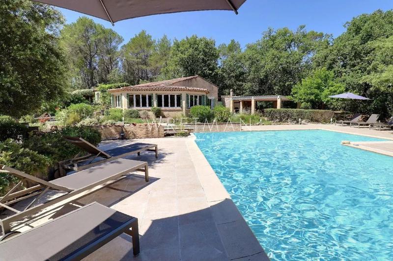 Villa - 230 m² - 8 pièces