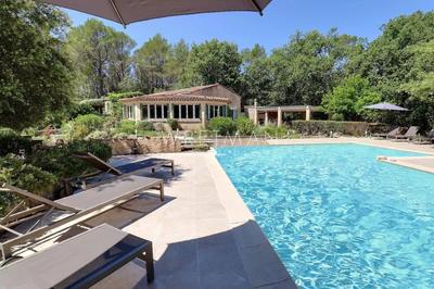 Villa - 230 m² - 8 pièces