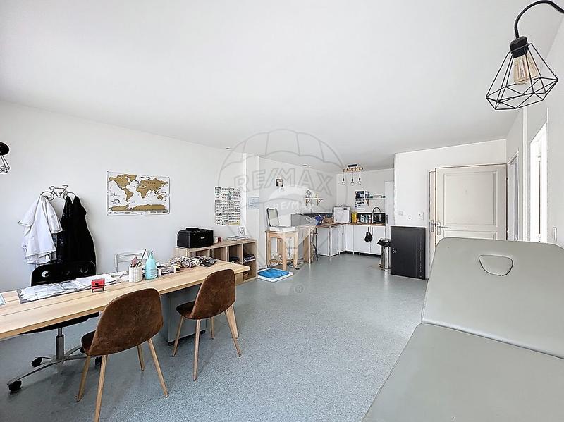 Immeuble - 108 m² - 6 pièces