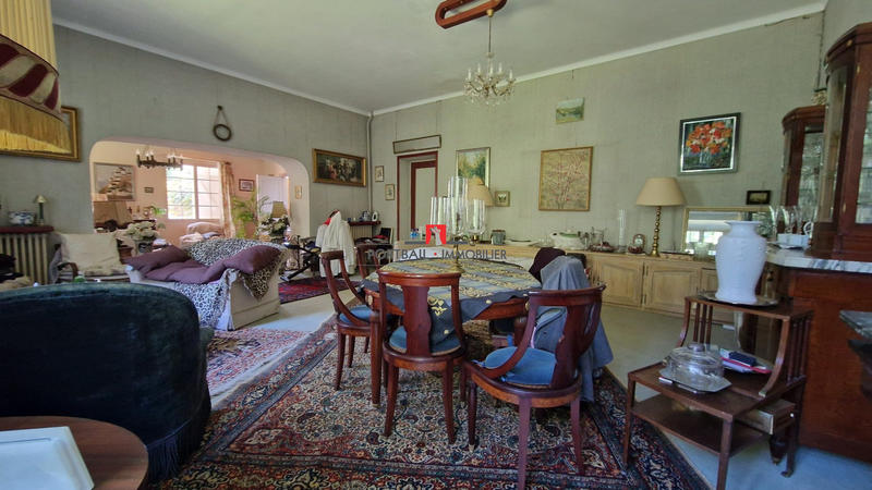 Maison - 354 m² - 10 pièces