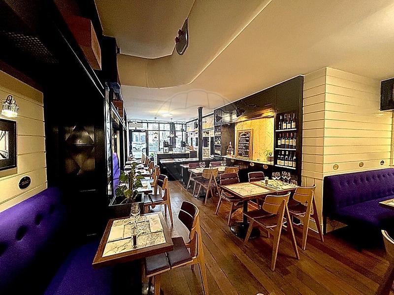 Hôtellerie / Restauration - 80 m² - 3 pièces