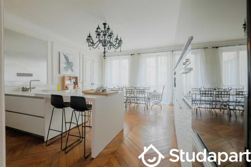 Appartement - 250 m² - 5 pièces