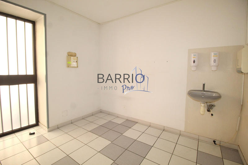 Local commercial - 214 m² - 1 pièce