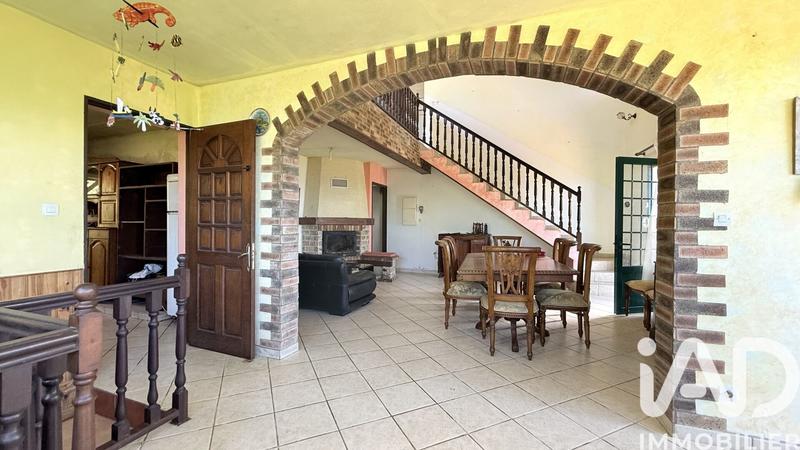 Maison - 205 m² - 8 pièces