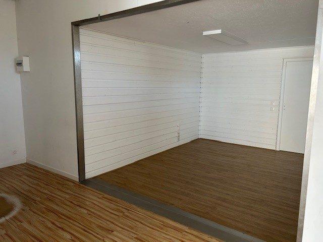 Local commercial - 100 m² - 1 pièce