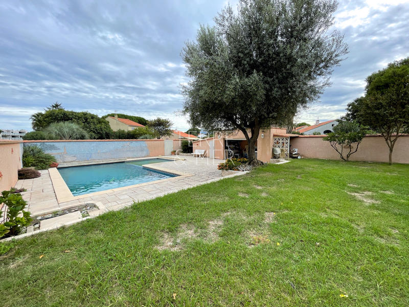 Maison - 240 m² - 7 pièces